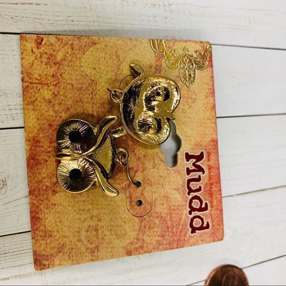 Mudd Owl Earrings  - Picture 2 of 2